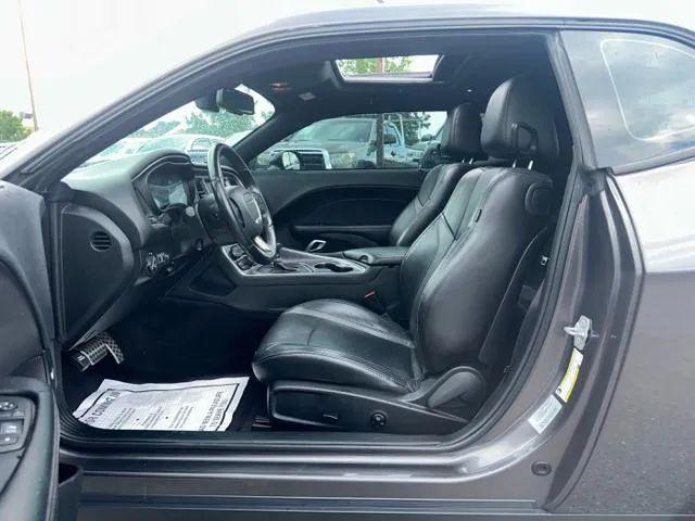 2017 Dodge Challenger SXT Plus