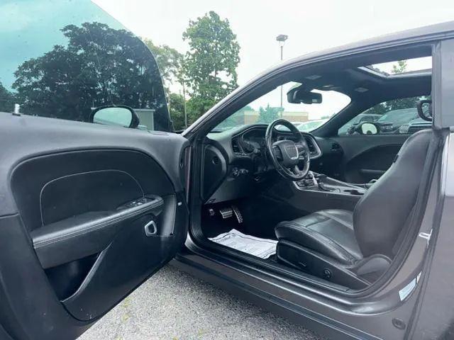 2017 Dodge Challenger SXT Plus