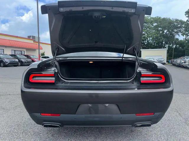 2017 Dodge Challenger SXT Plus