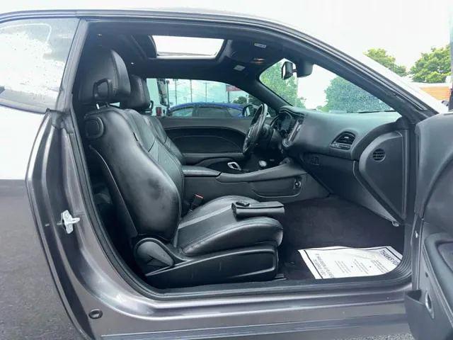 2017 Dodge Challenger SXT Plus