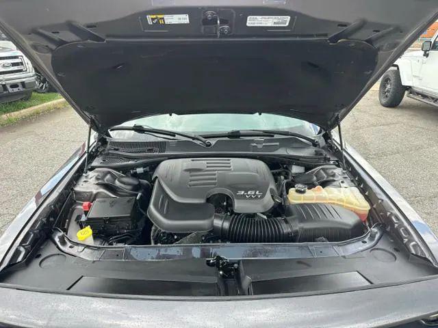 2017 Dodge Challenger SXT Plus