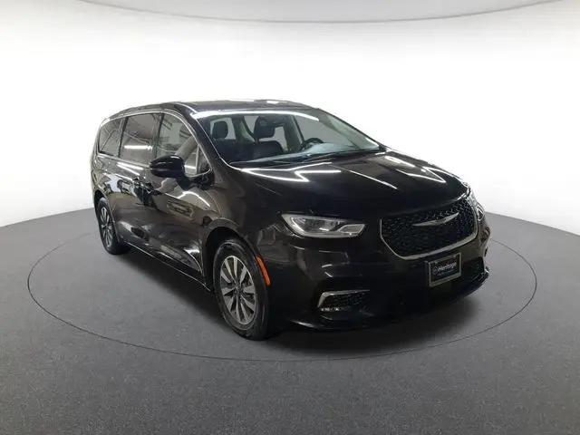2023 Chrysler Pacifica Hybrid Touring L