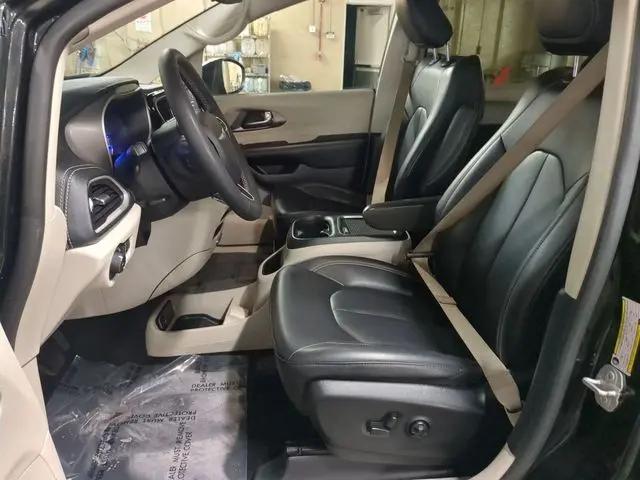 2023 Chrysler Pacifica Hybrid Touring L