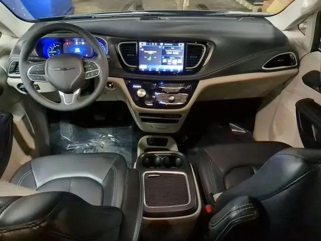 2023 Chrysler Pacifica Hybrid Touring L