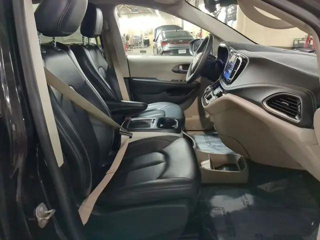 2023 Chrysler Pacifica Hybrid Touring L