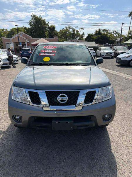 2021 Nissan Frontier Crew Cab SV 4x2