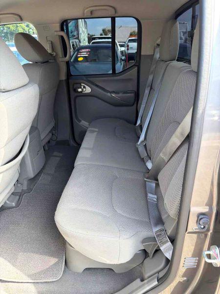 2021 Nissan Frontier Crew Cab SV 4x2