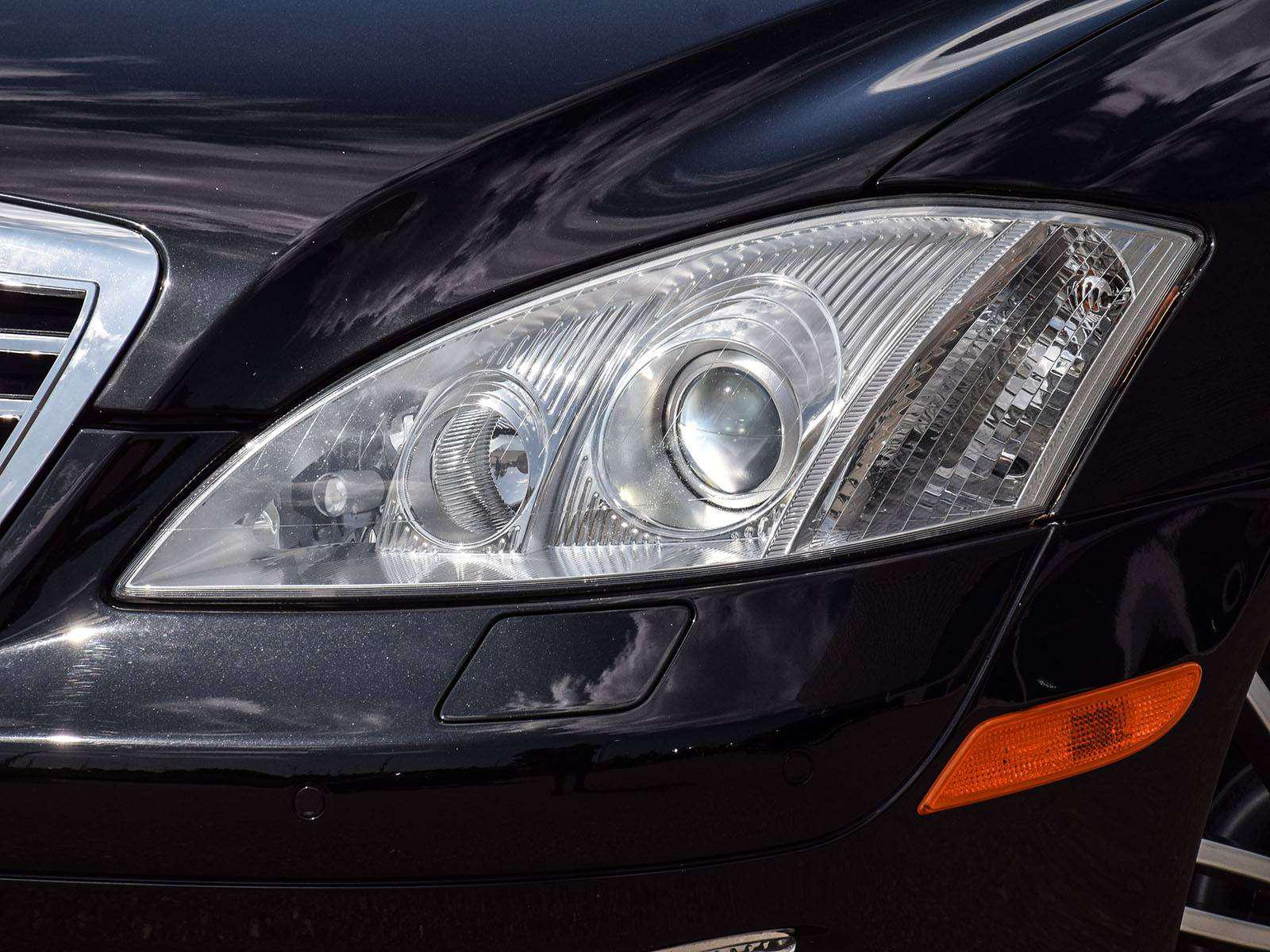 Obsidian Black Met. 2008 Mercedes-Benz S-Class Sedan All-Wheel Drive Automatic