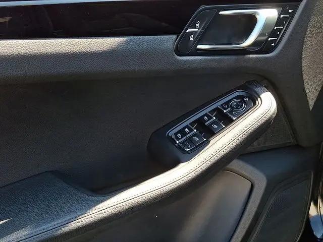 2023 Porsche Macan T