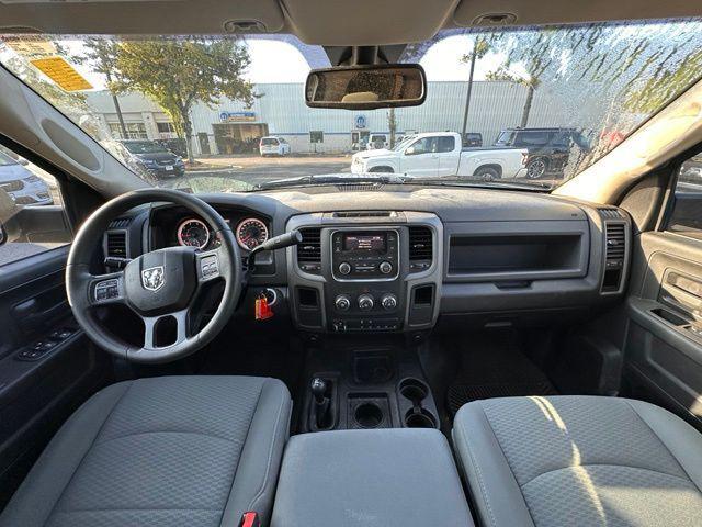 2018 RAM 3500 Tradesman Crew Cab 4x4 8 Box
