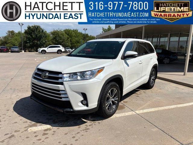 2017 Toyota Highlander LE Plus for sale in WICHITA, KS