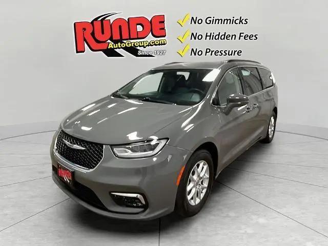2022 Chrysler Pacifica Touring L for sale in East Dubuque, IL