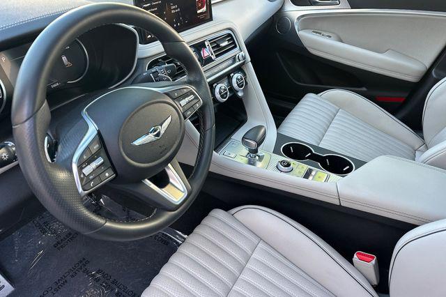 2023 Genesis G70 2.0T RWD