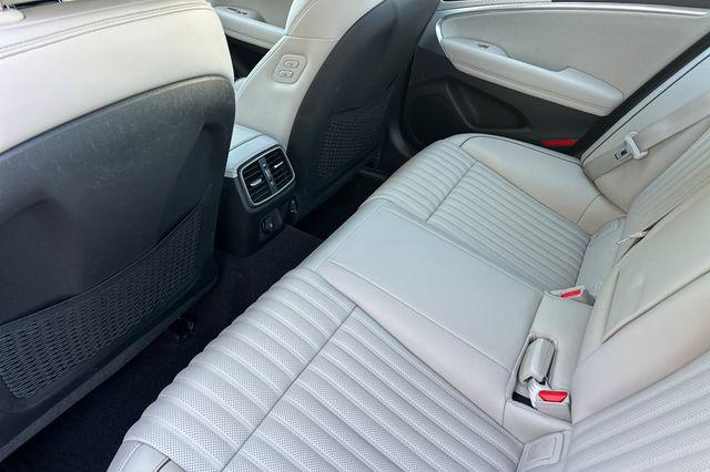 2023 Genesis G70 2.0T RWD