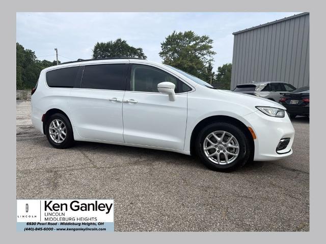 2022 Chrysler Pacifica Touring L for sale in Middleburg Heights, OH