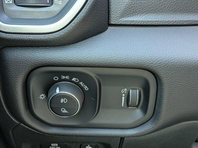 2025 Ram 1500 Big Horn Crew Cab 4x2 57 Box