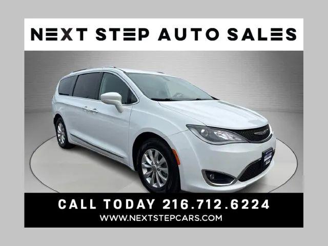 2018 Chrysler Pacifica Touring L for sale in Kirtland, OH