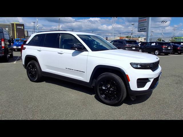 Used 2024 Jeep Grand Cherokee Altitude 4x4 For Sale in East Hanover, NJ