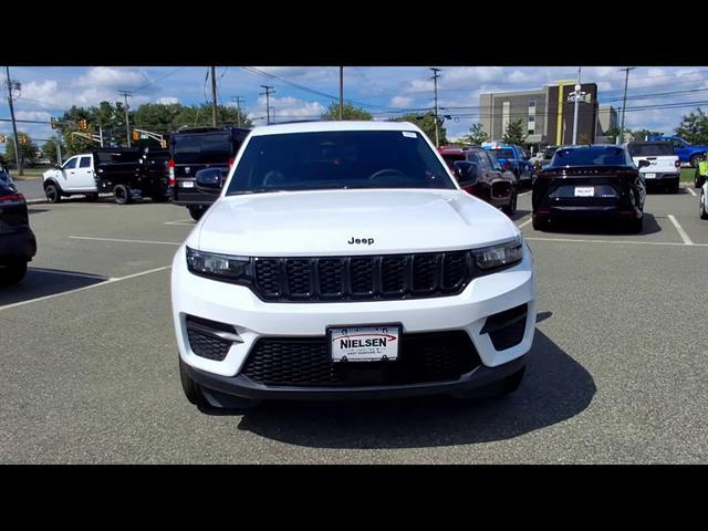 Used 2024 Jeep Grand Cherokee Altitude 4x4 For Sale in East Hanover, NJ