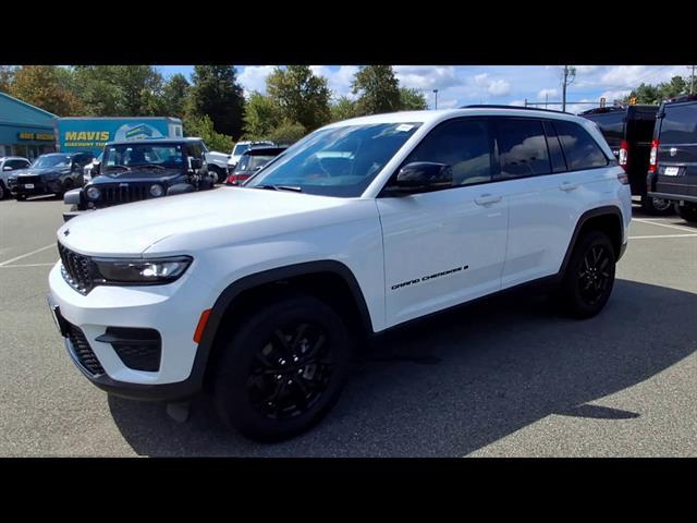 Used 2024 Jeep Grand Cherokee Altitude 4x4 For Sale in East Hanover, NJ