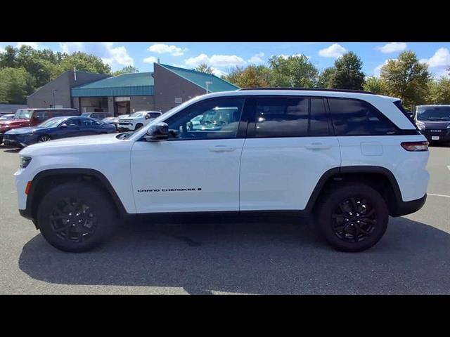 Used 2024 Jeep Grand Cherokee Altitude 4x4 For Sale in East Hanover, NJ