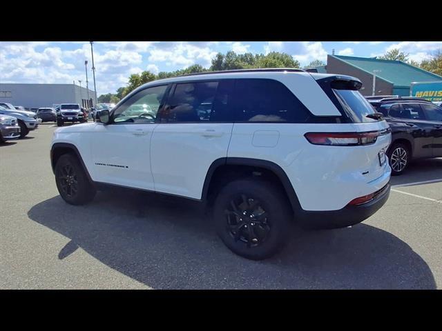 Used 2024 Jeep Grand Cherokee Altitude 4x4 For Sale in East Hanover, NJ