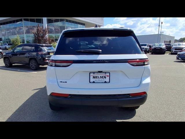 Used 2024 Jeep Grand Cherokee Altitude 4x4 For Sale in East Hanover, NJ