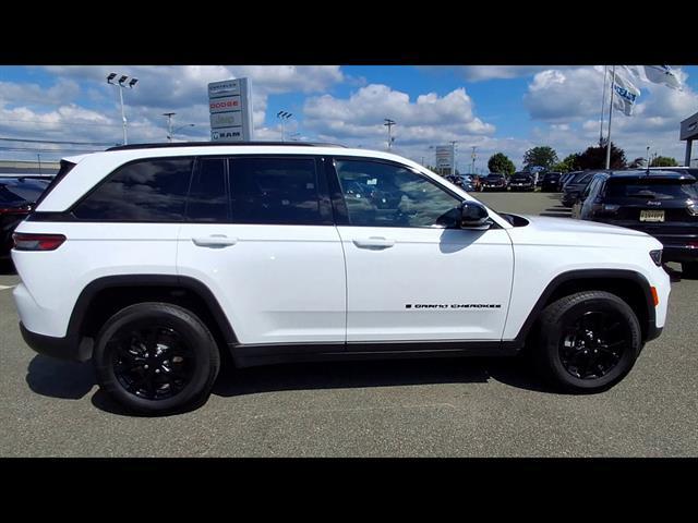 Used 2024 Jeep Grand Cherokee Altitude 4x4 For Sale in East Hanover, NJ