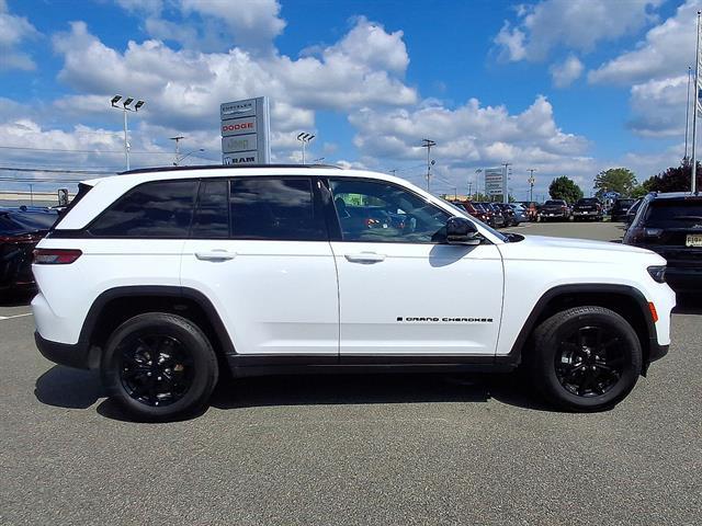 Used 2024 Jeep Grand Cherokee Altitude 4x4 For Sale in East Hanover, NJ