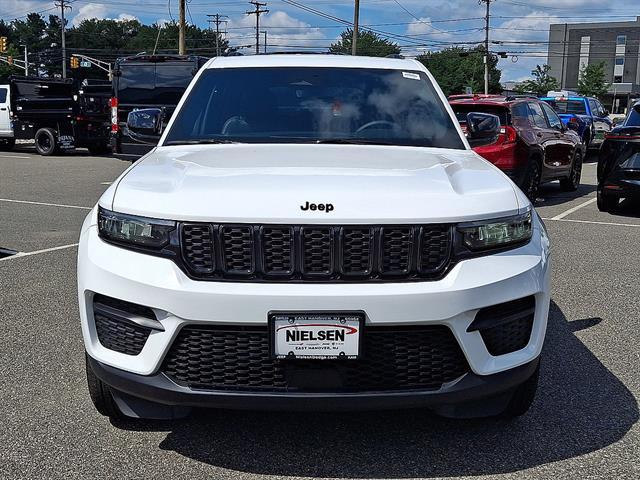 Used 2024 Jeep Grand Cherokee Altitude 4x4 For Sale in East Hanover, NJ