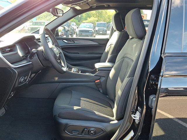 Used 2024 Jeep Grand Cherokee Laredo X 4x4 For Sale in East Hanover, NJ