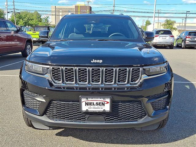 Used 2024 Jeep Grand Cherokee Laredo X 4x4 For Sale in East Hanover, NJ