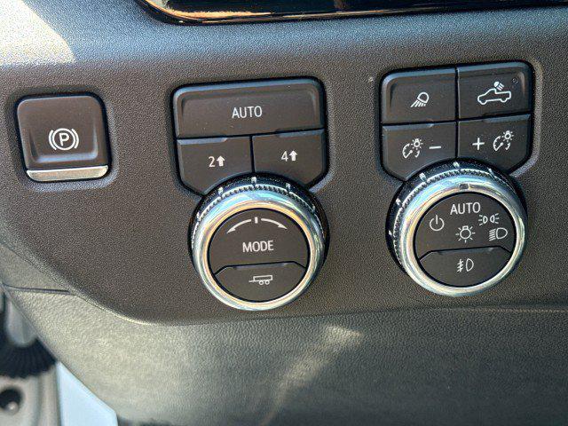 2025 GMC Sierra 1500 4WD Crew Cab Short Box SLT
