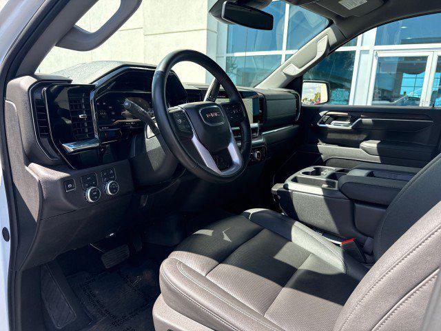 2025 GMC Sierra 1500 4WD Crew Cab Short Box SLT