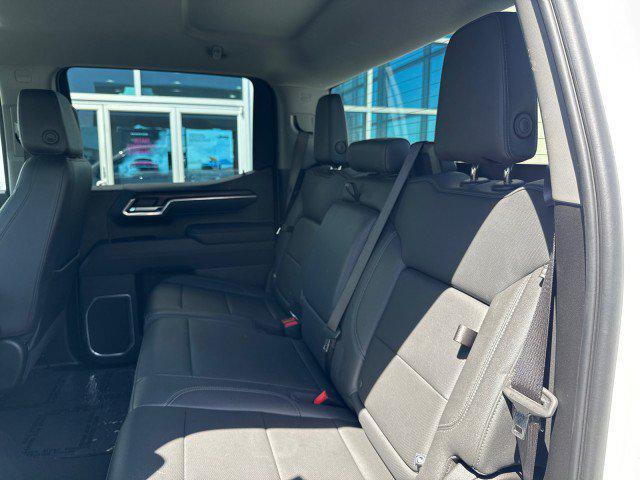 2025 GMC Sierra 1500 4WD Crew Cab Short Box SLT