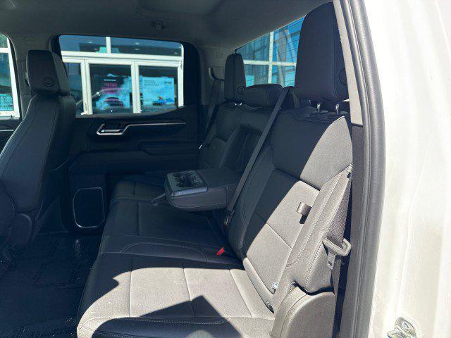 2025 GMC Sierra 1500 4WD Crew Cab Short Box SLT