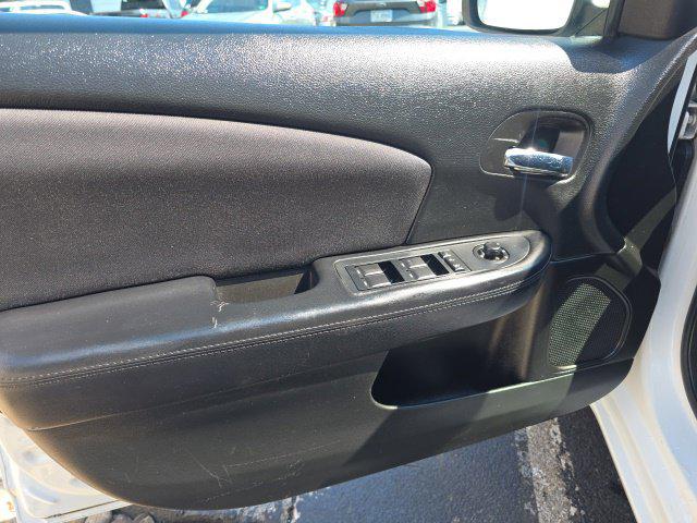 2014 Chrysler 200 LX