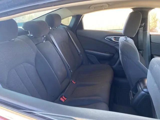 2016 Chrysler 200 Touring