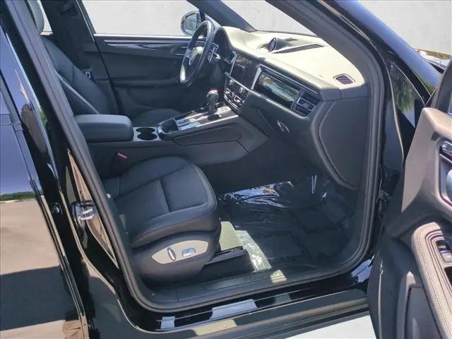 2024 Porsche Macan T