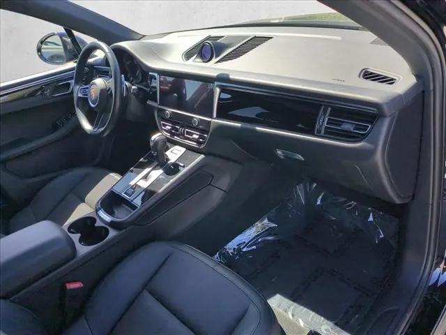 2024 Porsche Macan T