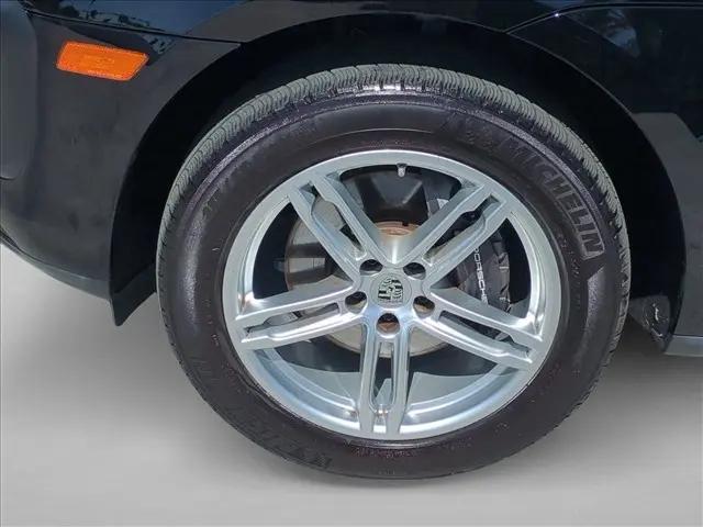 2024 Porsche Macan T