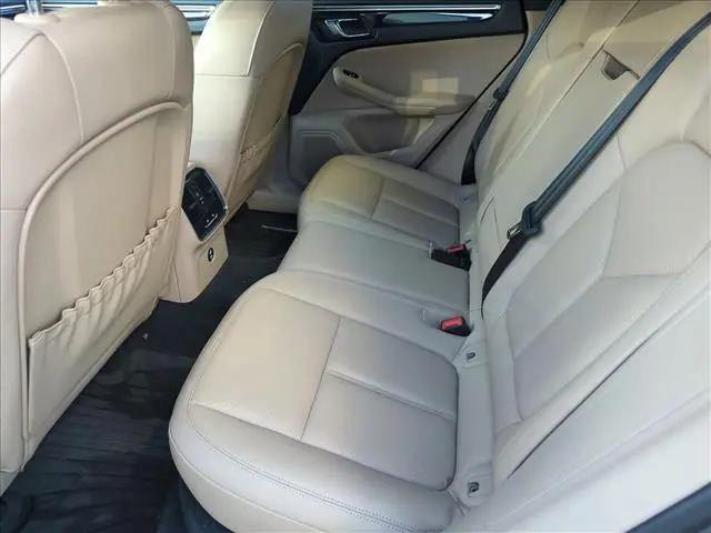 2023 Porsche Macan Macan