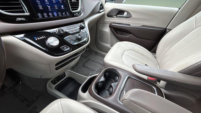 2017 Chrysler Pacifica Touring-L Plus