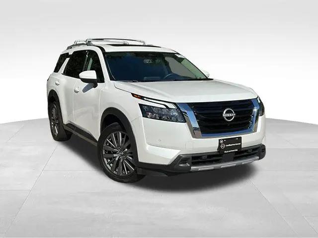 2025 Nissan Pathfinder SL 4WD for sale in Des Moines, IA