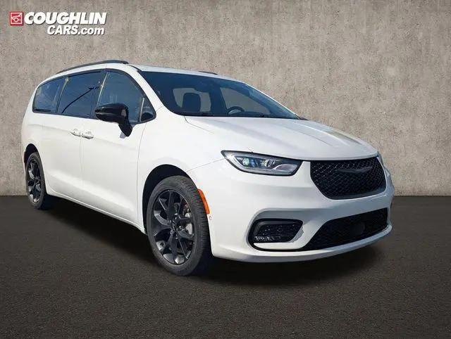 2023 Chrysler Pacifica Limited AWD for sale in Heath, OH
