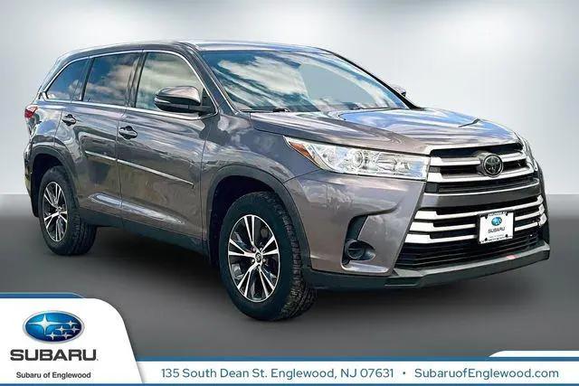 2019 Toyota Highlander LE for sale in Englewood, NJ