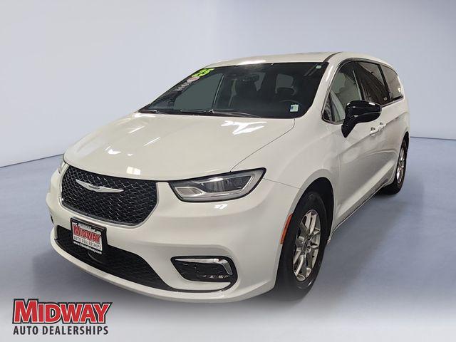 2025 Chrysler Pacifica Select for sale in Kearney, NE