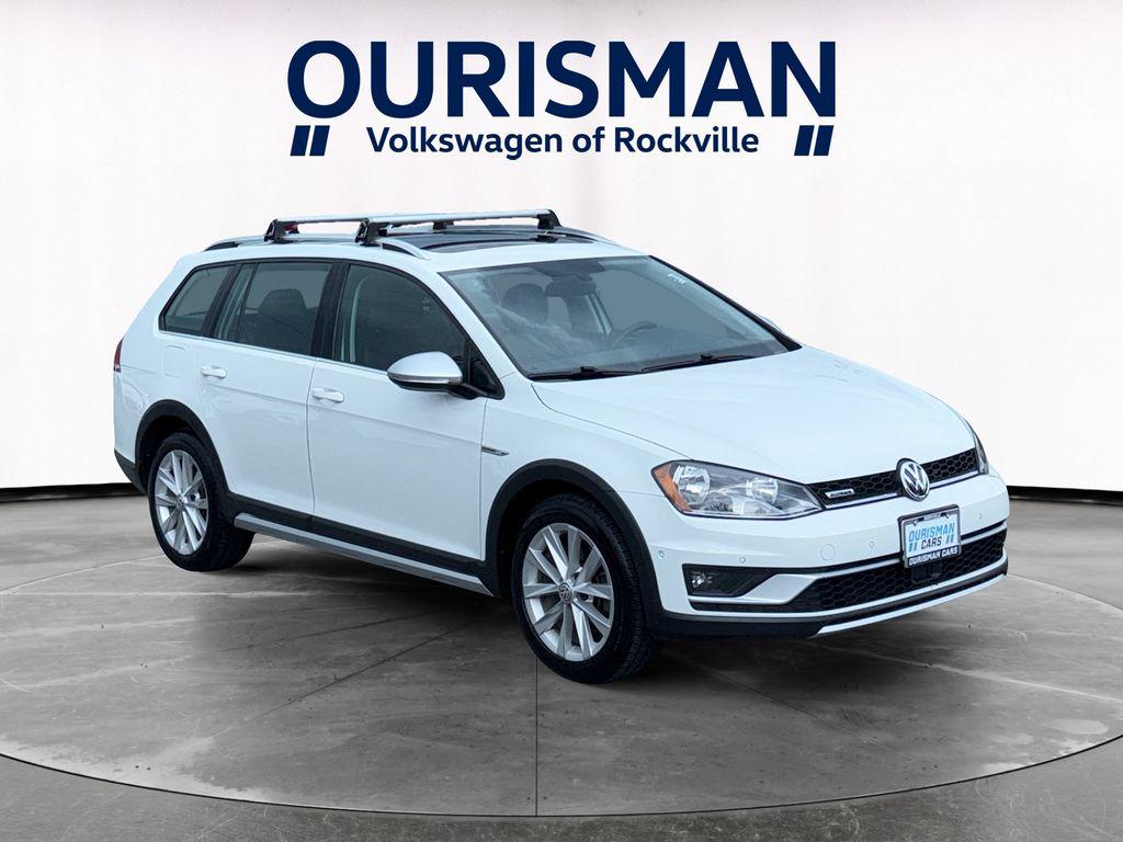 /2017 Volkswagen Golf-Alltrack