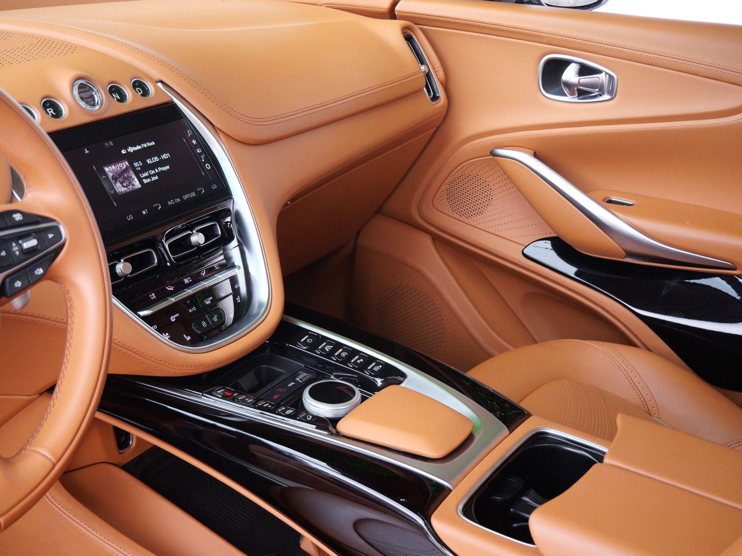 2023 Aston Martin DBX Base - Photo 11