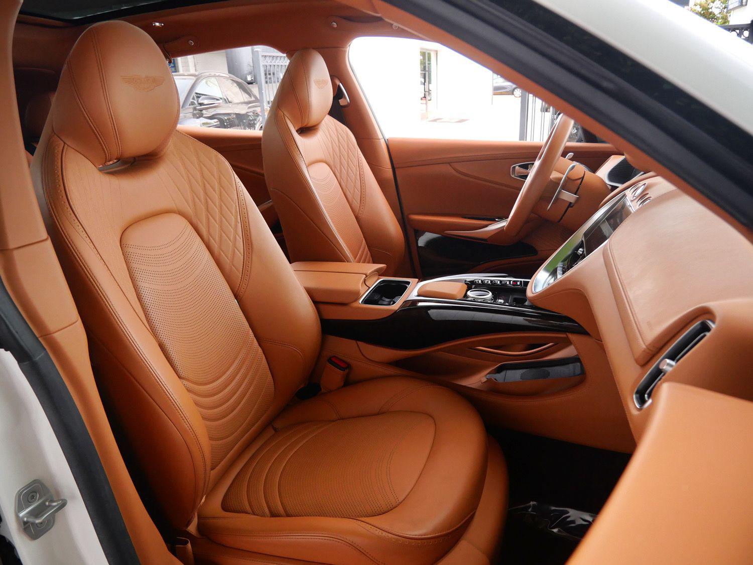 2023 Aston Martin DBX Base - Photo 13